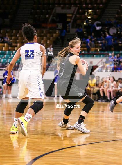 Thumbnail 2 in Fossil Ridge vs. Grandview (CHSAA 5A Final Four) photogallery.