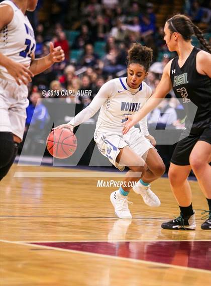 Thumbnail 2 in Fossil Ridge vs. Grandview (CHSAA 5A Final Four) photogallery.