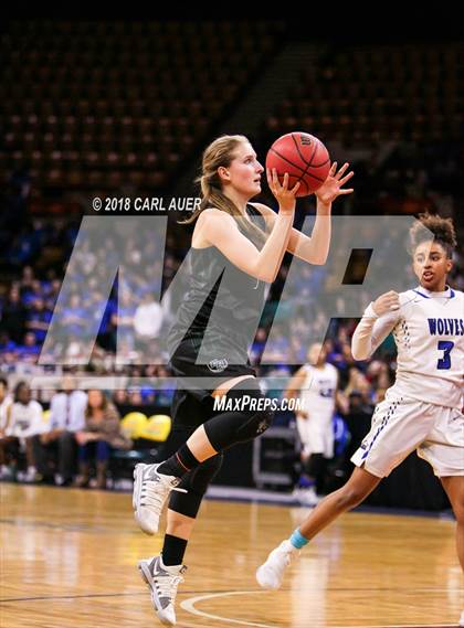 Thumbnail 1 in Fossil Ridge vs. Grandview (CHSAA 5A Final Four) photogallery.