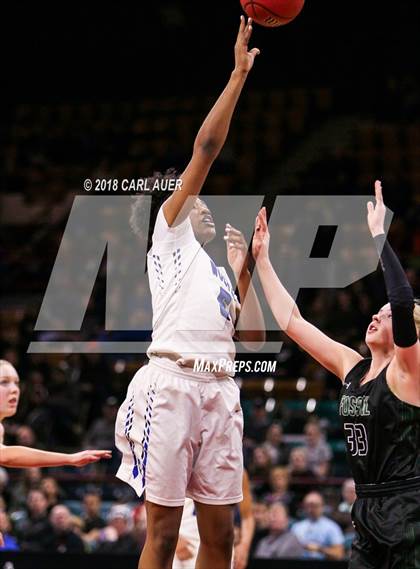 Thumbnail 3 in Fossil Ridge vs. Grandview (CHSAA 5A Final Four) photogallery.