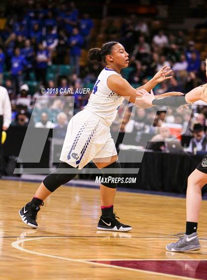 Thumbnail 3 in Fossil Ridge vs. Grandview (CHSAA 5A Final Four) photogallery.