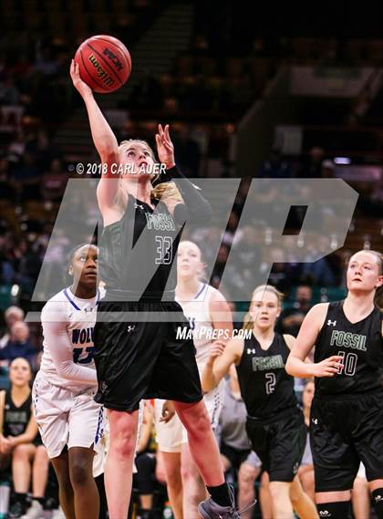 Thumbnail 2 in Fossil Ridge vs. Grandview (CHSAA 5A Final Four) photogallery.
