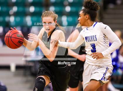 Thumbnail 1 in Fossil Ridge vs. Grandview (CHSAA 5A Final Four) photogallery.