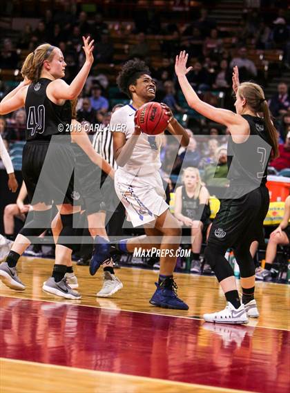 Thumbnail 2 in Fossil Ridge vs. Grandview (CHSAA 5A Final Four) photogallery.