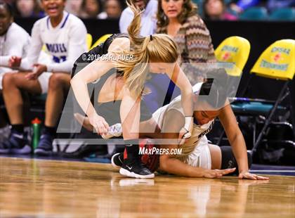 Thumbnail 3 in Fossil Ridge vs. Grandview (CHSAA 5A Final Four) photogallery.