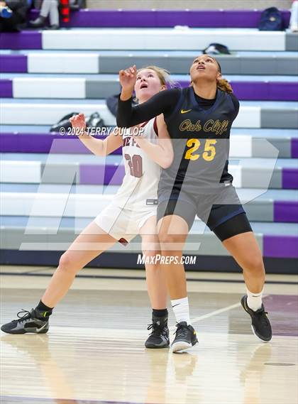 Thumbnail 1 in Lone Peak vs. Oak Cliff Faith Family Academy (Lehi Holiday Hoopfest) photogallery.