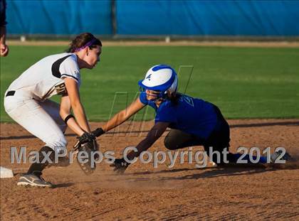 Thumbnail 3 in Danbury vs Santa Gertrudis Academy (UIL 2A Region 4 Final) photogallery.