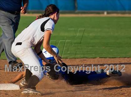 Thumbnail 1 in Danbury vs Santa Gertrudis Academy (UIL 2A Region 4 Final) photogallery.