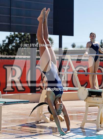 Thumbnail 2 in AIA Division I,III Diving Semifinals photogallery.