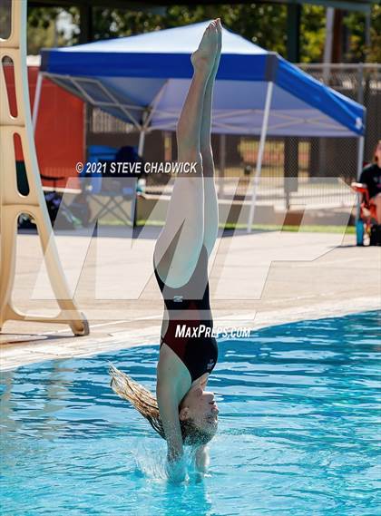 Thumbnail 2 in AIA Division I,III Diving Semifinals photogallery.