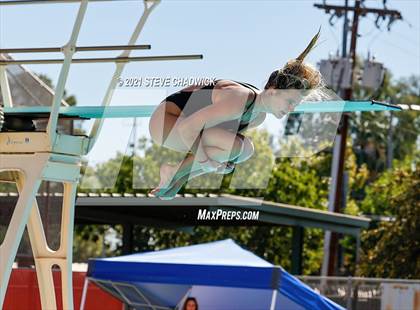 Thumbnail 2 in AIA Division I,III Diving Semifinals photogallery.