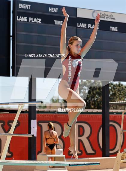 Thumbnail 2 in AIA Division I,III Diving Semifinals photogallery.