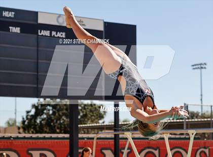 Thumbnail 2 in AIA Division I,III Diving Semifinals photogallery.