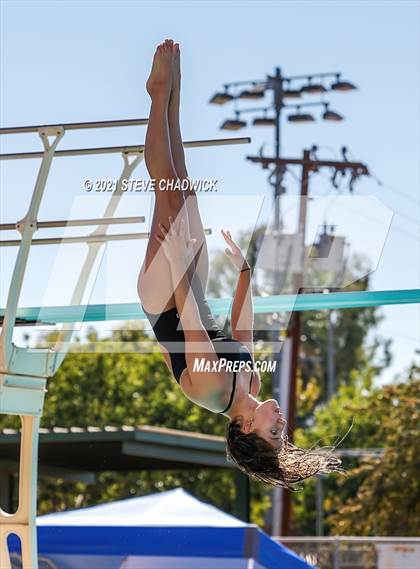 Thumbnail 3 in AIA Division I,III Diving Semifinals photogallery.