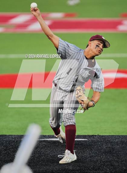 Thumbnail 1 in Memorial vs. Pearland (UIL Baseball 6A Region 3 Regional Semifinal) photogallery.