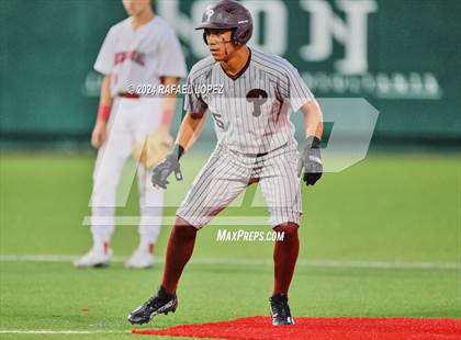 Thumbnail 2 in Memorial vs. Pearland (UIL Baseball 6A Region 3 Regional Semifinal) photogallery.