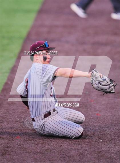 Thumbnail 1 in Memorial vs. Pearland (UIL Baseball 6A Region 3 Regional Semifinal) photogallery.