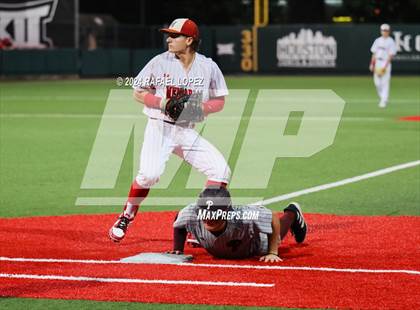 Thumbnail 2 in Memorial vs. Pearland (UIL Baseball 6A Region 3 Regional Semifinal) photogallery.