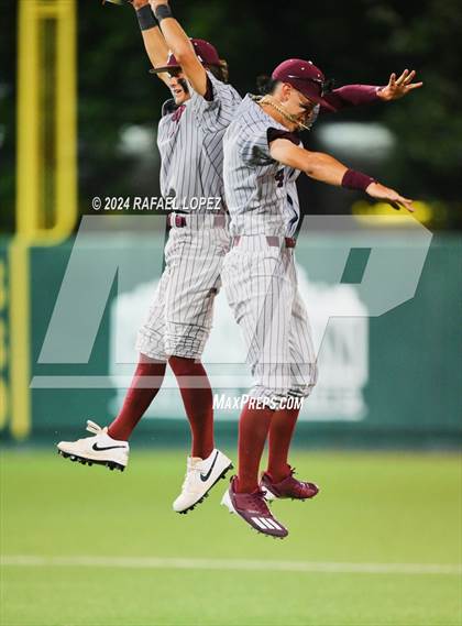 Thumbnail 2 in Memorial vs. Pearland (UIL Baseball 6A Region 3 Regional Semifinal) photogallery.