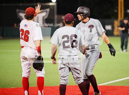 Thumbnail 1 in Memorial vs. Pearland (UIL Baseball 6A Region 3 Regional Semifinal) photogallery.