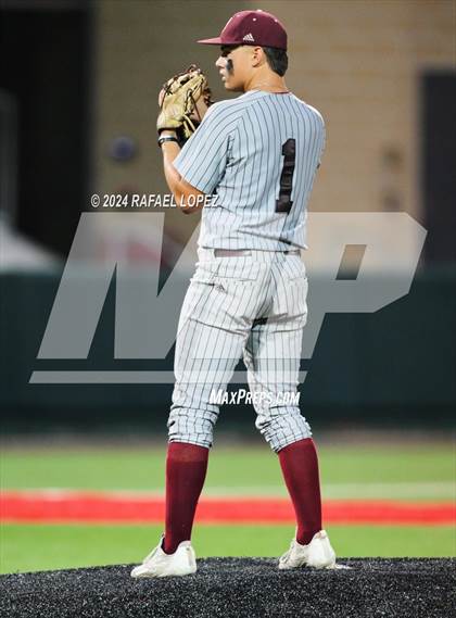 Thumbnail 1 in Memorial vs. Pearland (UIL Baseball 6A Region 3 Regional Semifinal) photogallery.