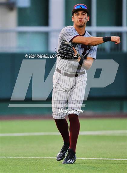 Thumbnail 2 in Memorial vs. Pearland (UIL Baseball 6A Region 3 Regional Semifinal) photogallery.