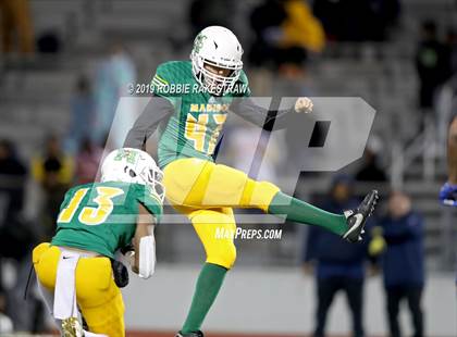 Thumbnail 3 in Rains vs. Madison (UIL 3A Division 1 Region 2 Bi-District) photogallery.