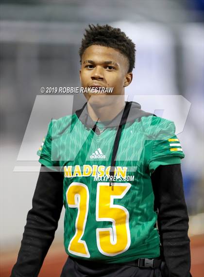Thumbnail 1 in Rains vs. Madison (UIL 3A Division 1 Region 2 Bi-District) photogallery.