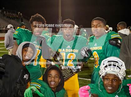 Thumbnail 1 in Rains vs. Madison (UIL 3A Division 1 Region 2 Bi-District) photogallery.