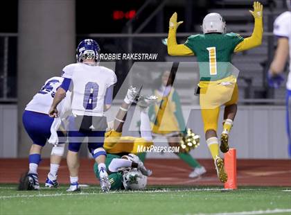 Thumbnail 2 in Rains vs. Madison (UIL 3A Division 1 Region 2 Bi-District) photogallery.