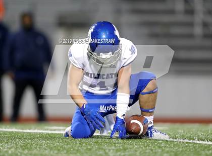 Thumbnail 3 in Rains vs. Madison (UIL 3A Division 1 Region 2 Bi-District) photogallery.