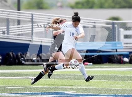 Thumbnail 2 in Bentonville vs Conway (AAA 6A Second Round Playoff) photogallery.