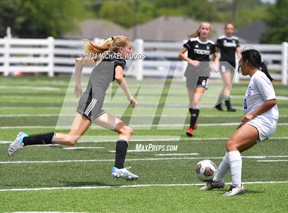 Thumbnail 2 in Bentonville vs Conway (AAA 6A Second Round Playoff) photogallery.