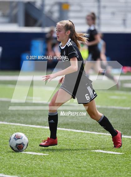 Thumbnail 2 in Bentonville vs Conway (AAA 6A Second Round Playoff) photogallery.