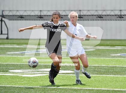 Thumbnail 1 in Bentonville vs Conway (AAA 6A Second Round Playoff) photogallery.