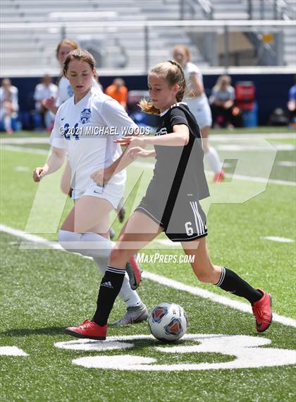 Thumbnail 1 in Bentonville vs Conway (AAA 6A Second Round Playoff) photogallery.
