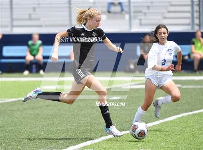 Thumbnail 3 in Bentonville vs Conway (AAA 6A Second Round Playoff) photogallery.