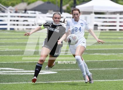 Thumbnail 3 in Bentonville vs Conway (AAA 6A Second Round Playoff) photogallery.