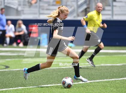 Thumbnail 3 in Bentonville vs Conway (AAA 6A Second Round Playoff) photogallery.