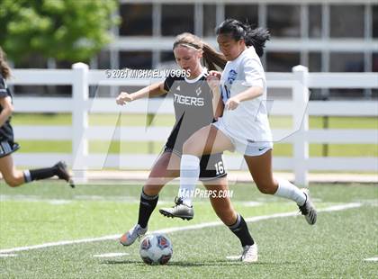 Thumbnail 1 in Bentonville vs Conway (AAA 6A Second Round Playoff) photogallery.