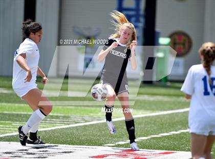 Thumbnail 2 in Bentonville vs Conway (AAA 6A Second Round Playoff) photogallery.