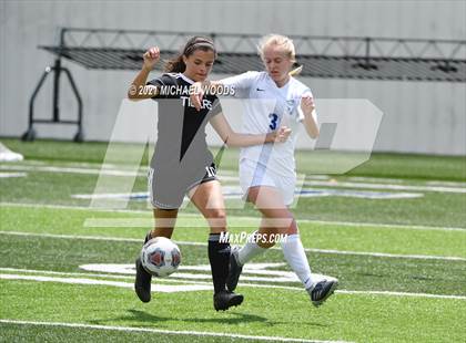Thumbnail 3 in Bentonville vs Conway (AAA 6A Second Round Playoff) photogallery.
