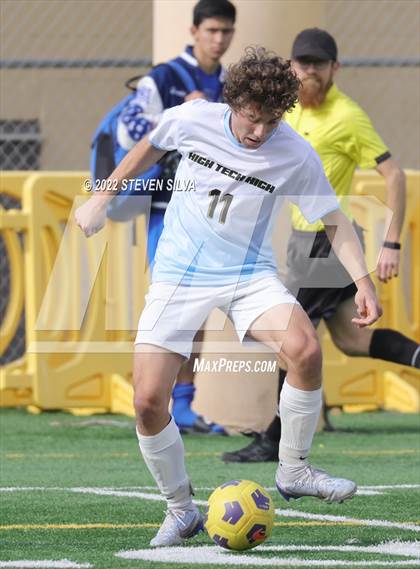 Thumbnail 3 in High Tech San Diego vs. Santa Fe Christian photogallery.