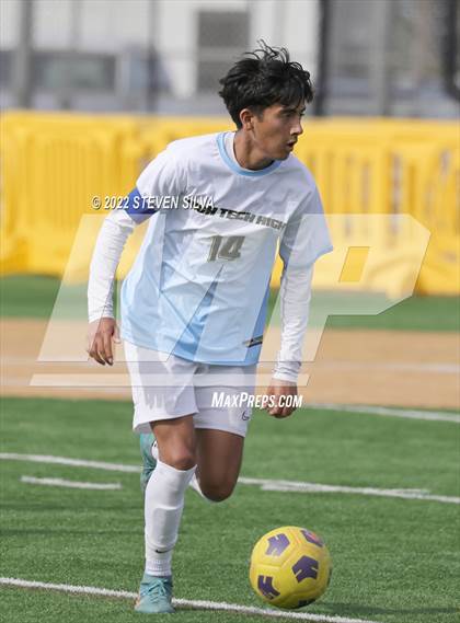 Thumbnail 3 in High Tech San Diego vs. Santa Fe Christian photogallery.