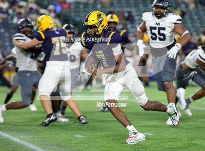 Thumbnail 3 in Martin @ Lamar photogallery.
