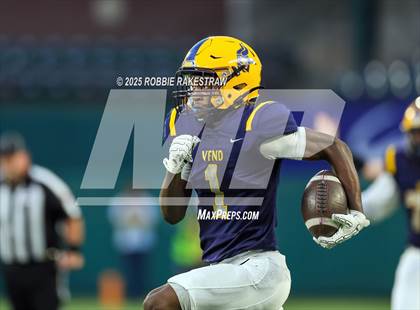 Thumbnail 3 in Martin @ Lamar photogallery.