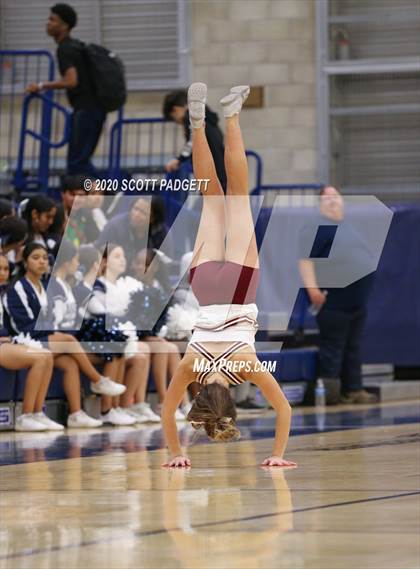 Thumbnail 3 in Point Loma vs. Madison (CIF SDS D3 Championship) photogallery.
