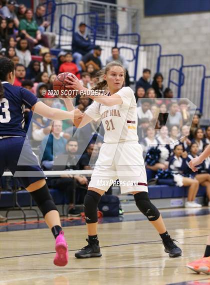 Thumbnail 2 in Point Loma vs. Madison (CIF SDS D3 Championship) photogallery.