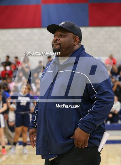 Thumbnail 2 in Point Loma vs. Madison (CIF SDS D3 Championship) photogallery.