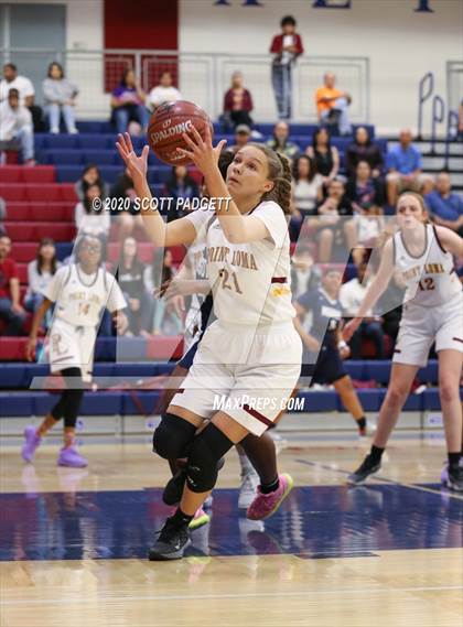 Thumbnail 2 in Point Loma vs. Madison (CIF SDS D3 Championship) photogallery.